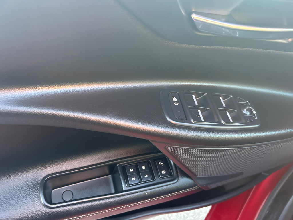 2017 Jaguar XE Image 10