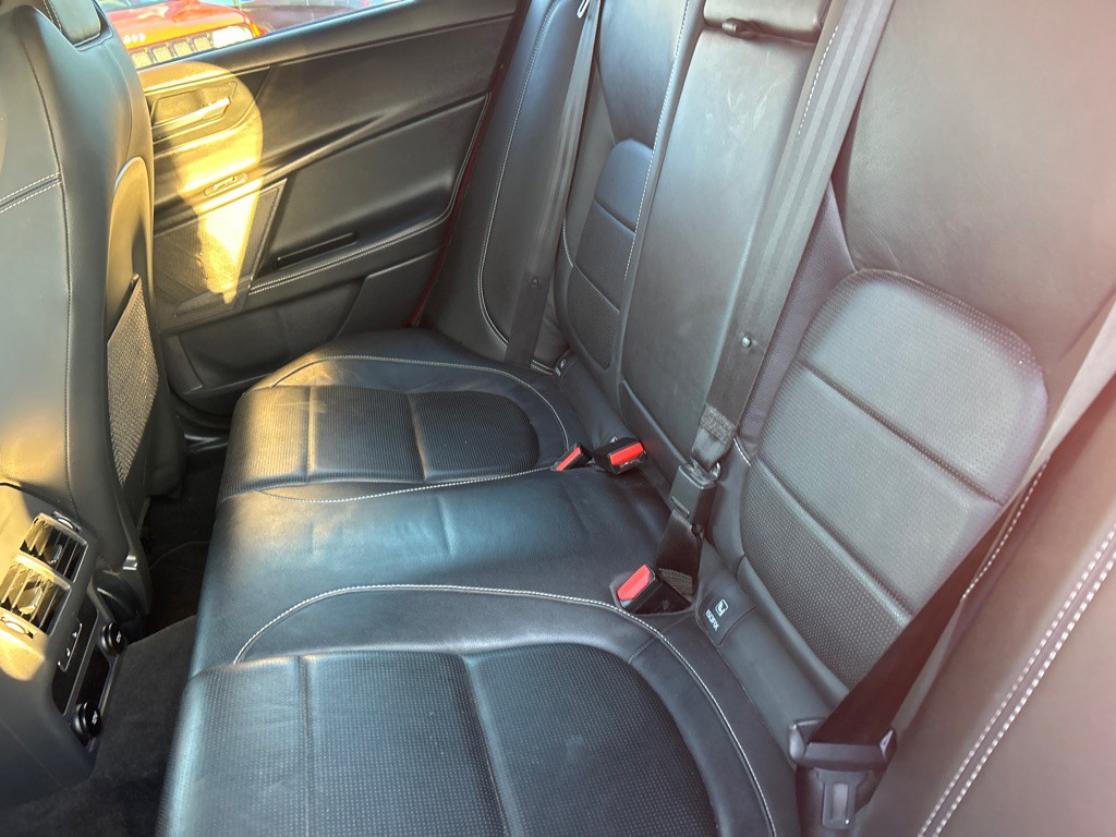 2017 Jaguar XE Image 12