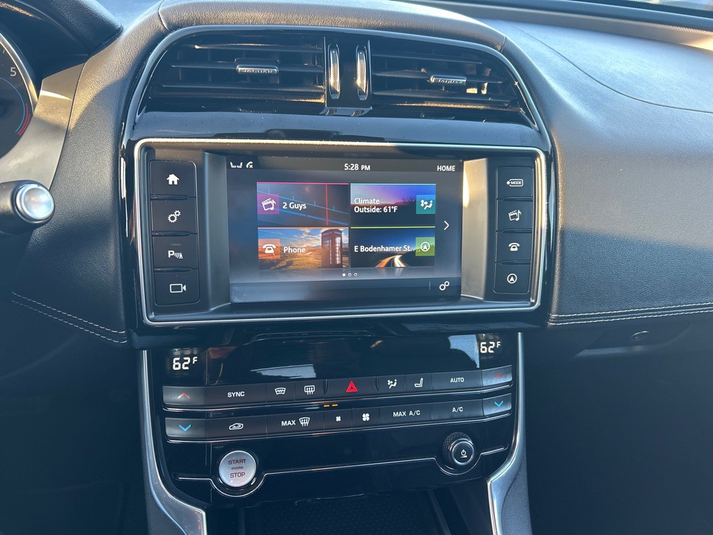 2017 Jaguar XE Image 14