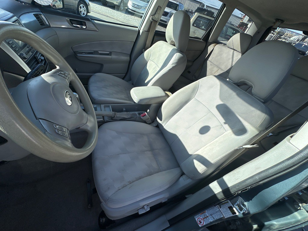 2010 Subaru Forester Image 12