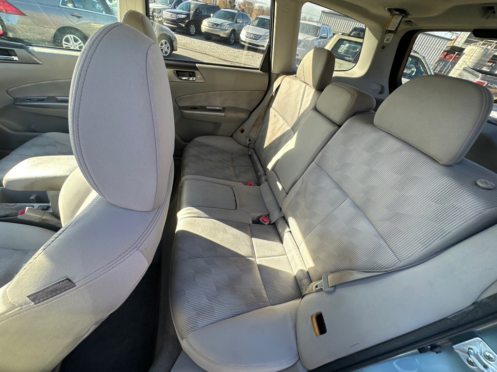 2010 Subaru Forester Image 14