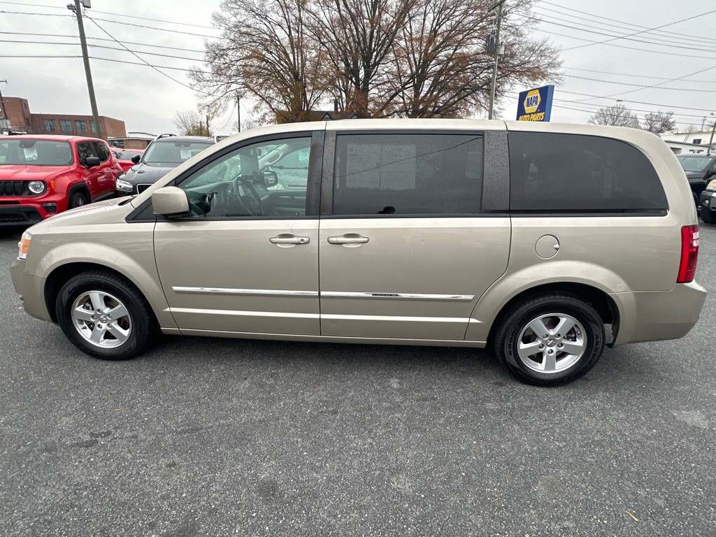 2008 Dodge Grand Caravan Image 2