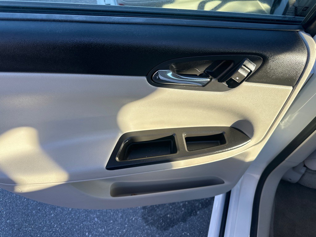 2014 Chevrolet Impala Image 12