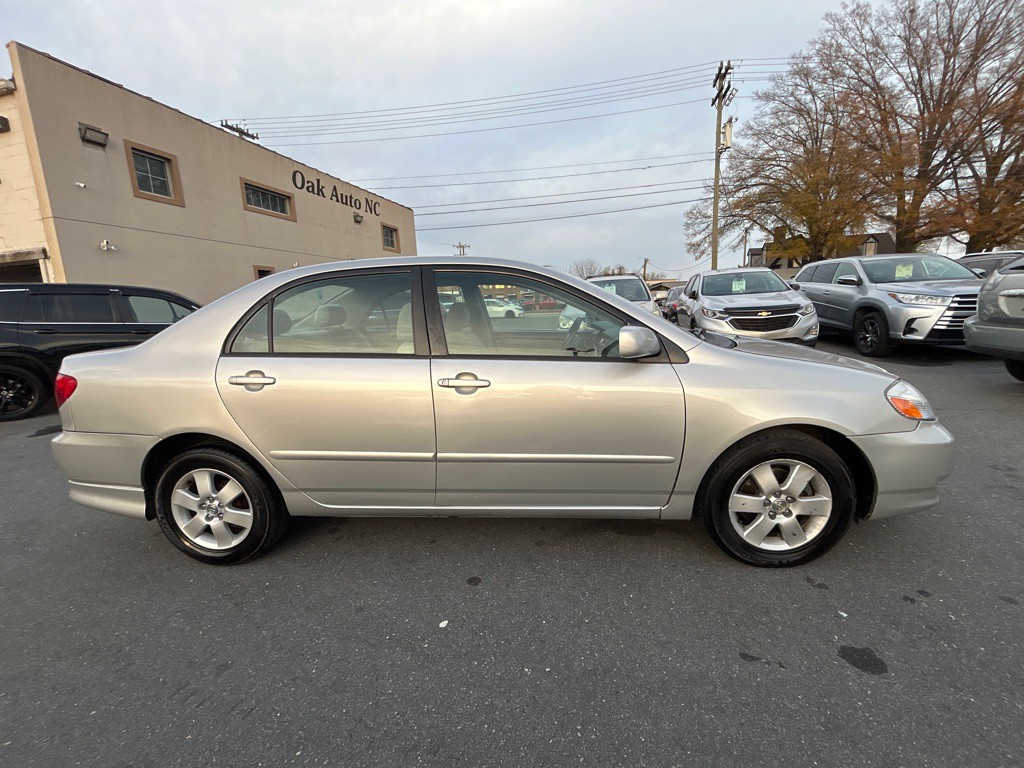 2004 Toyota Corolla Image 4