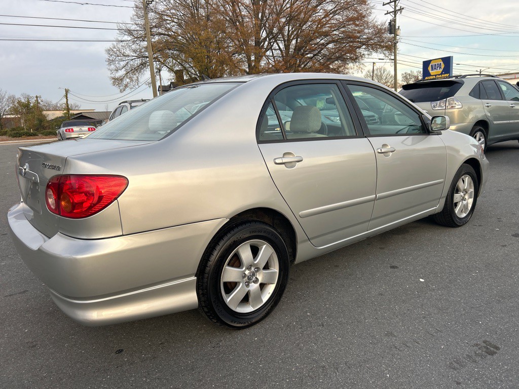 2004 Toyota Corolla Image 5