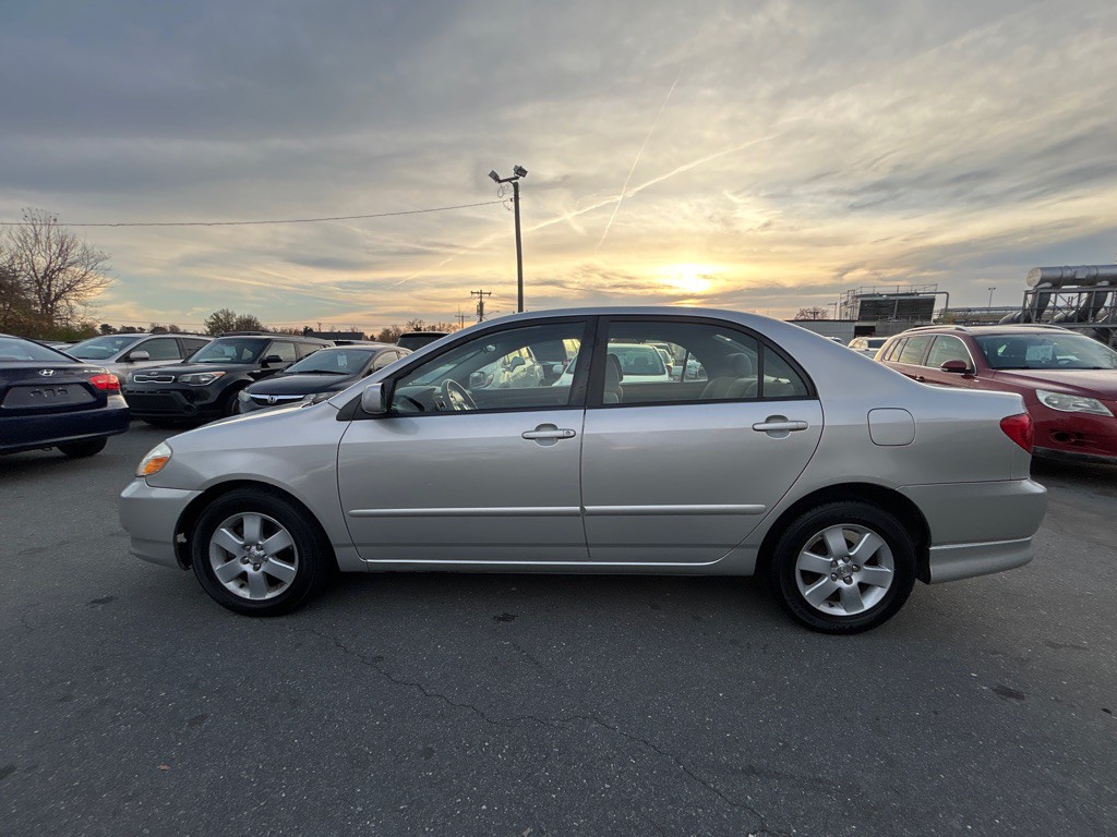 2004 Toyota Corolla Image 8
