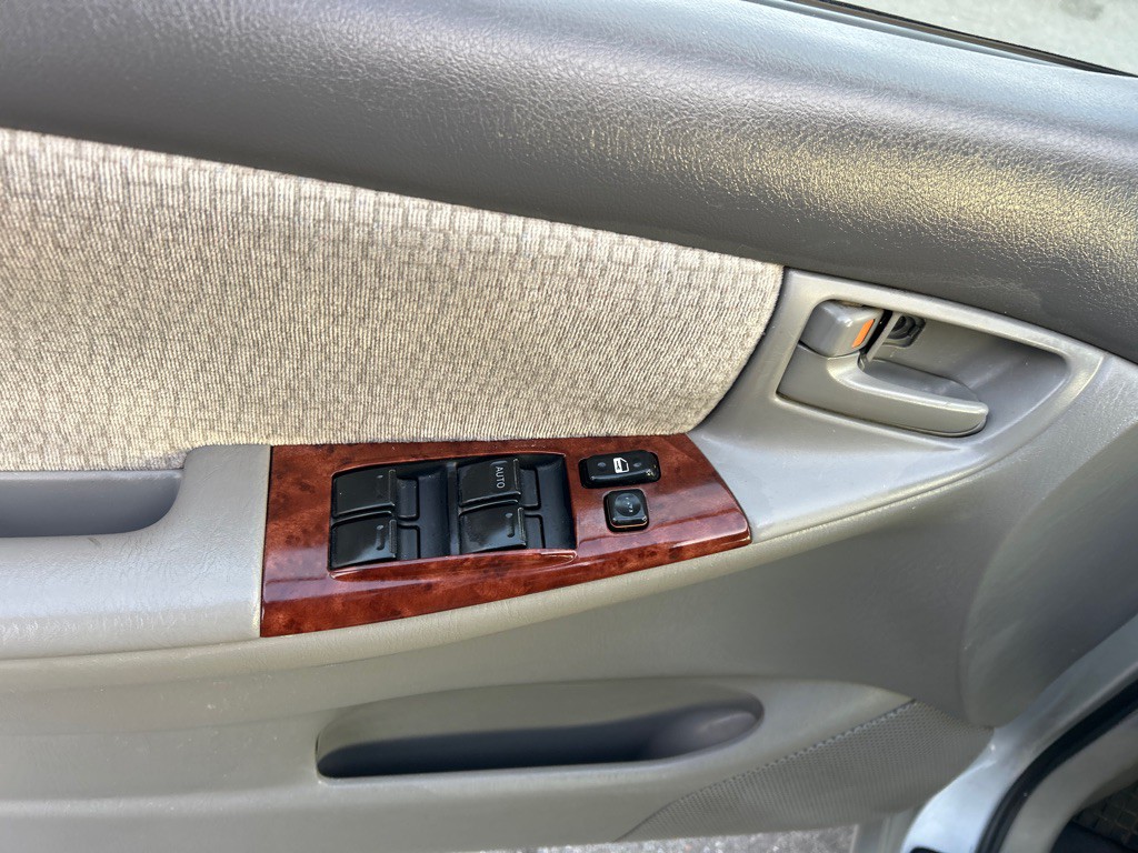 2004 Toyota Corolla Image 10