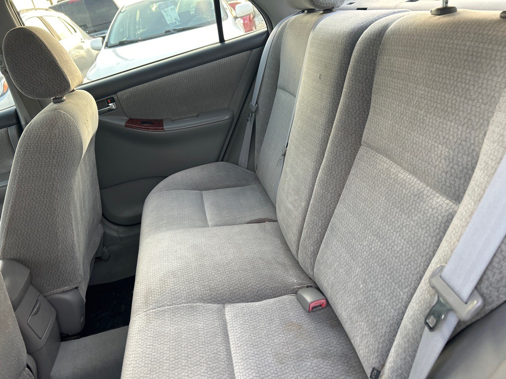 2004 Toyota Corolla Image 12