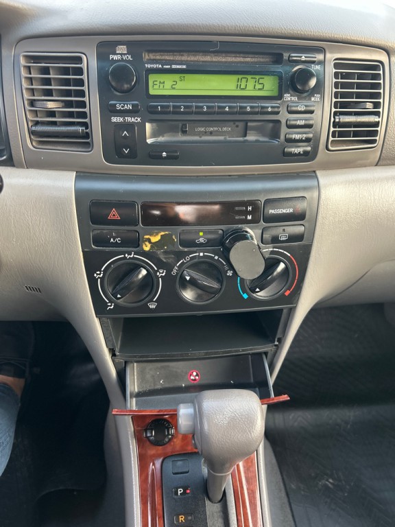 2004 Toyota Corolla Image 14