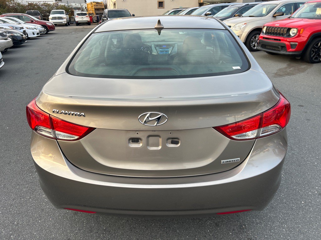 2013 Hyundai Elantra Image 6