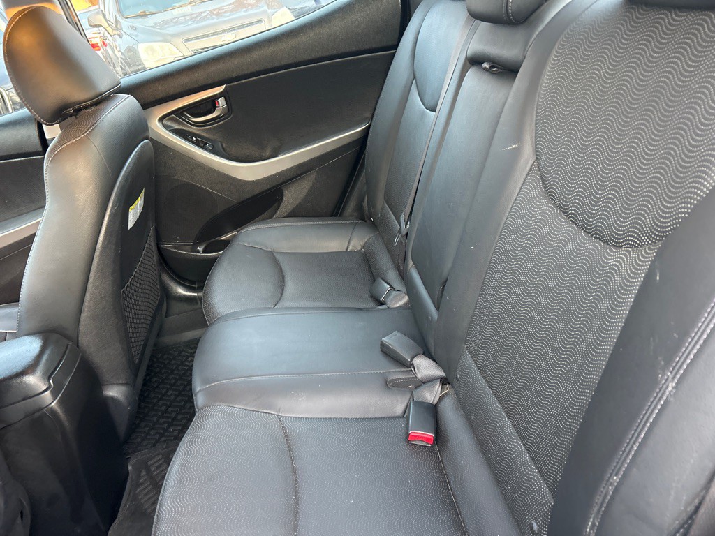 2013 Hyundai Elantra Image 12