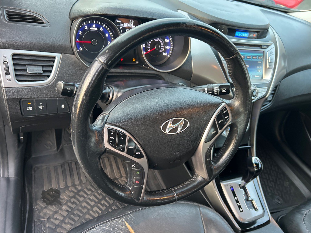 2013 Hyundai Elantra Image 13