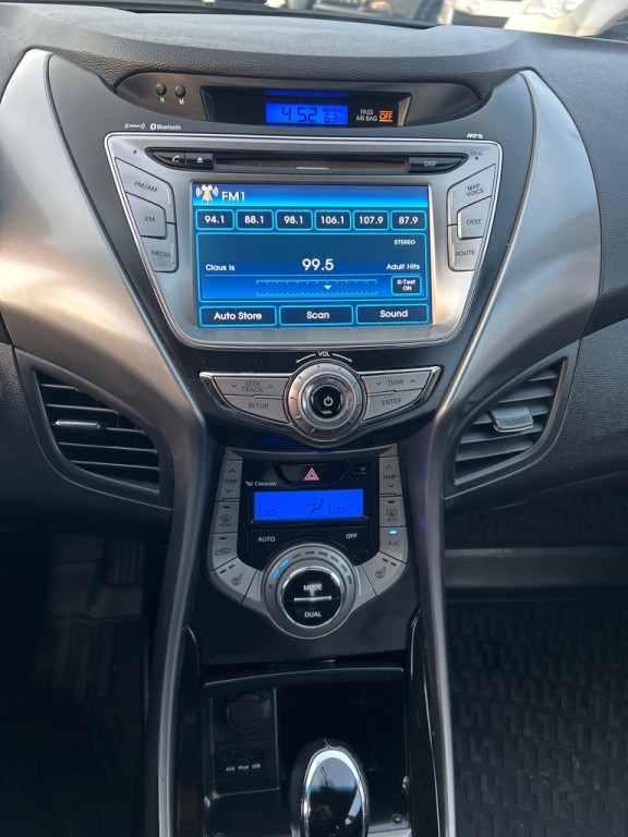 2013 Hyundai Elantra Image 14