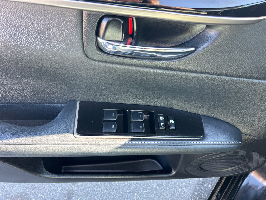 2016 Lexus ES Image 10