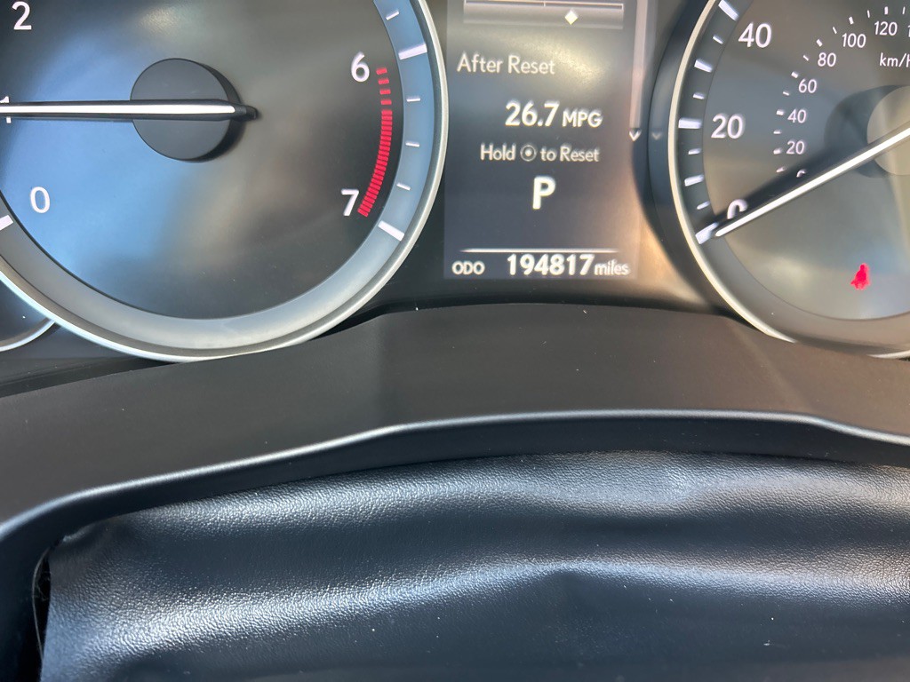 2016 Lexus ES Image 17