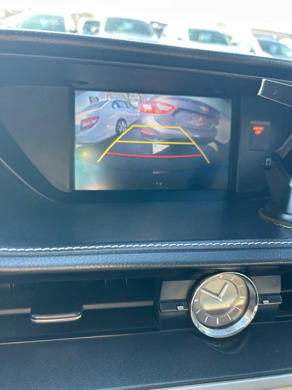 2016 Lexus ES Image 18