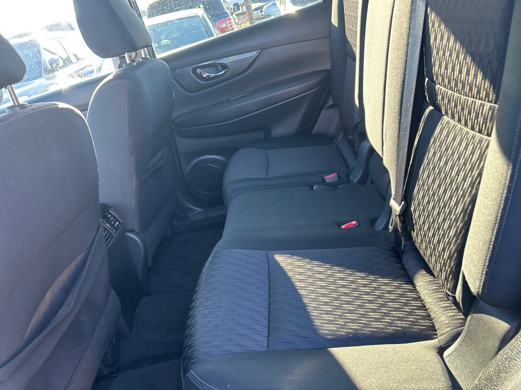 2018 Nissan Rogue Image 13