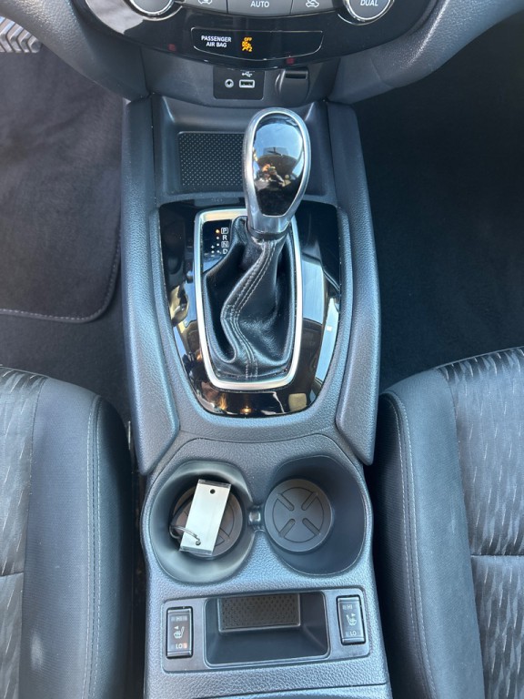 2018 Nissan Rogue Image 16