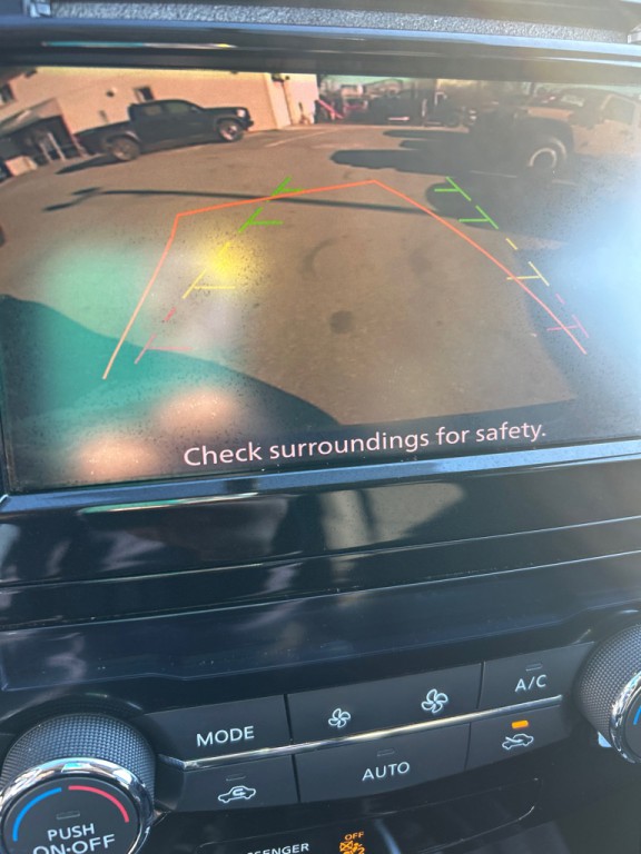 2018 Nissan Rogue Image 18