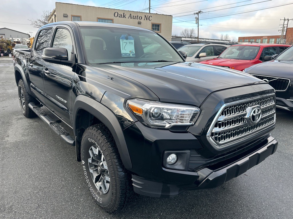 2017 Toyota Tacoma Image 7