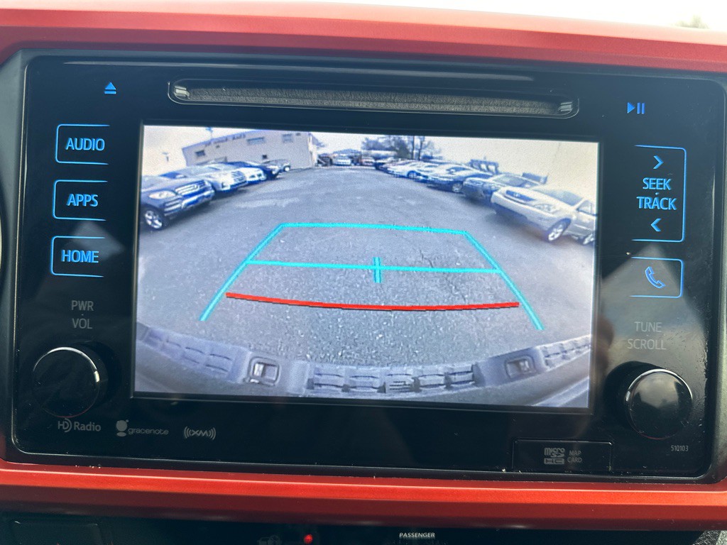 2017 Toyota Tacoma Image 20