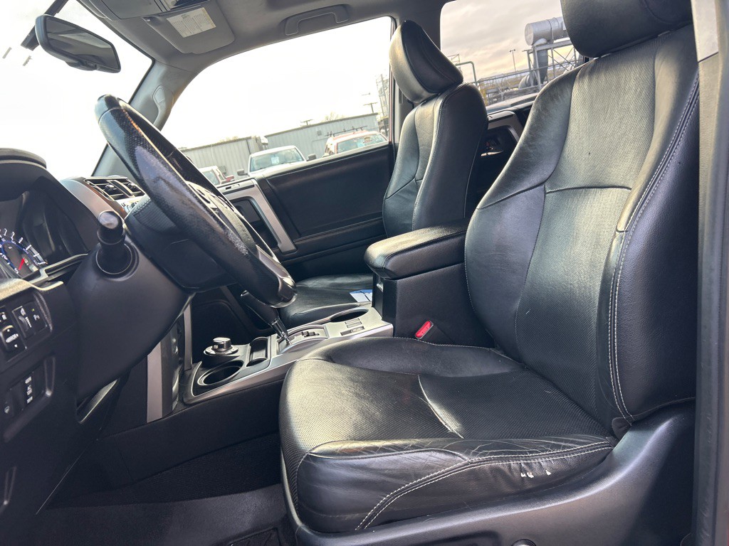 2016 Toyota 4Runner Image 12