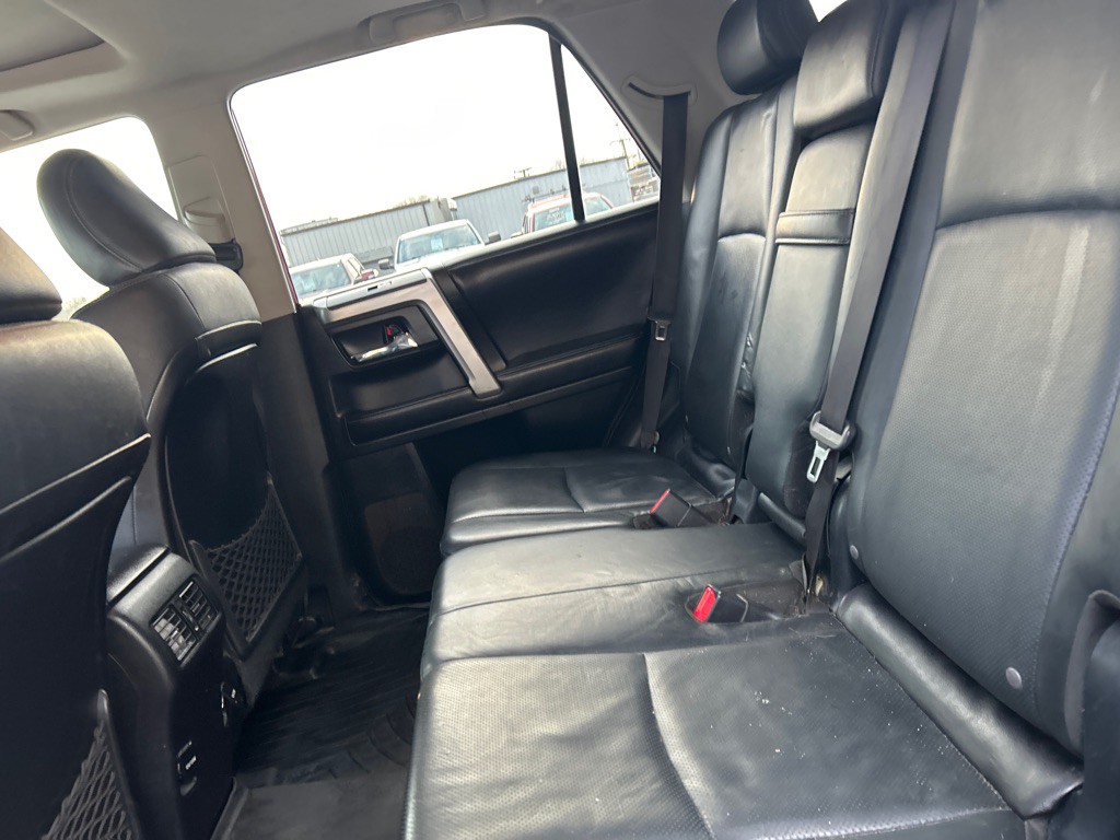 2016 Toyota 4Runner Image 13