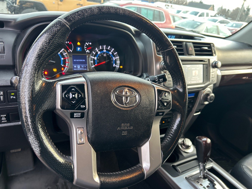 2016 Toyota 4Runner Image 14