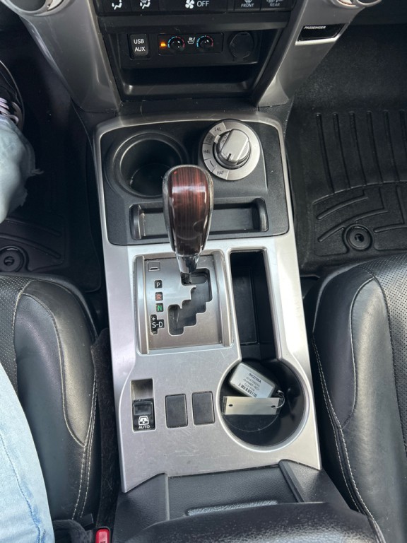 2016 Toyota 4Runner Image 16