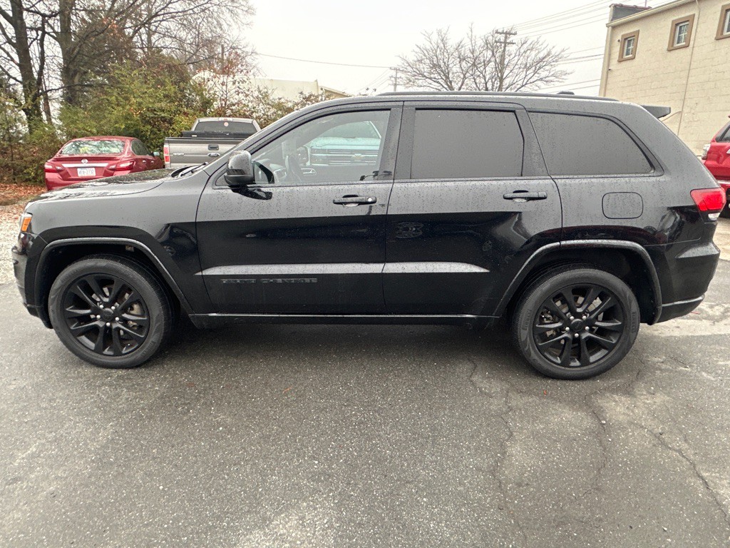 2017 Jeep Grand Cherokee Image 2