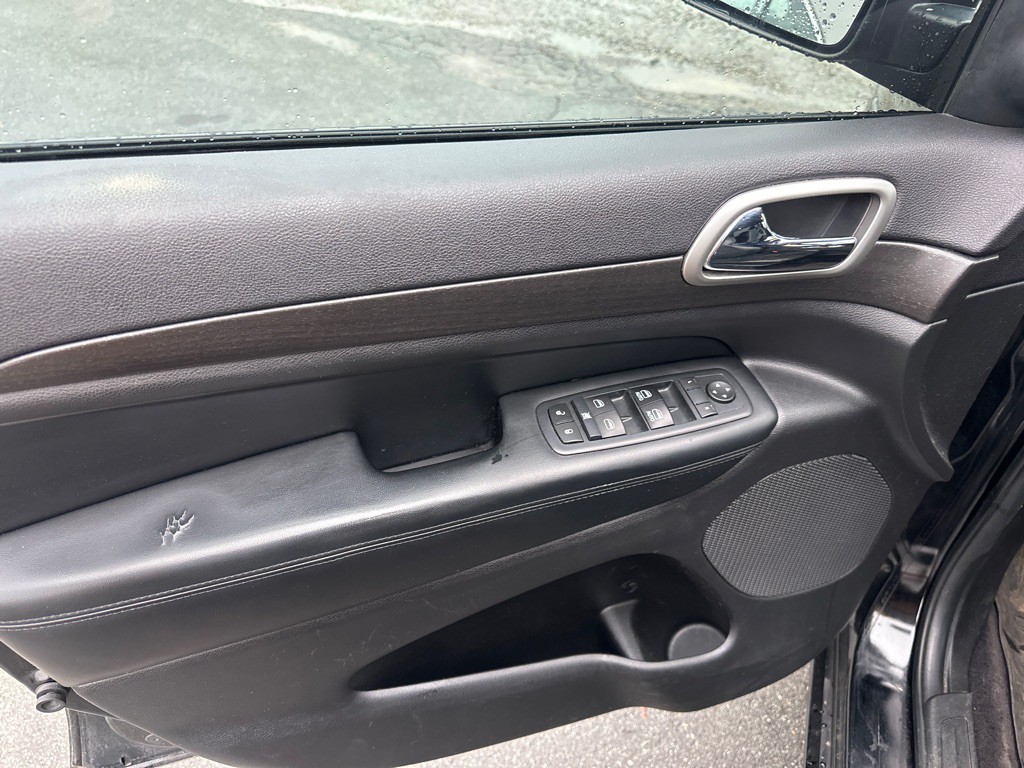 2017 Jeep Grand Cherokee Image 10