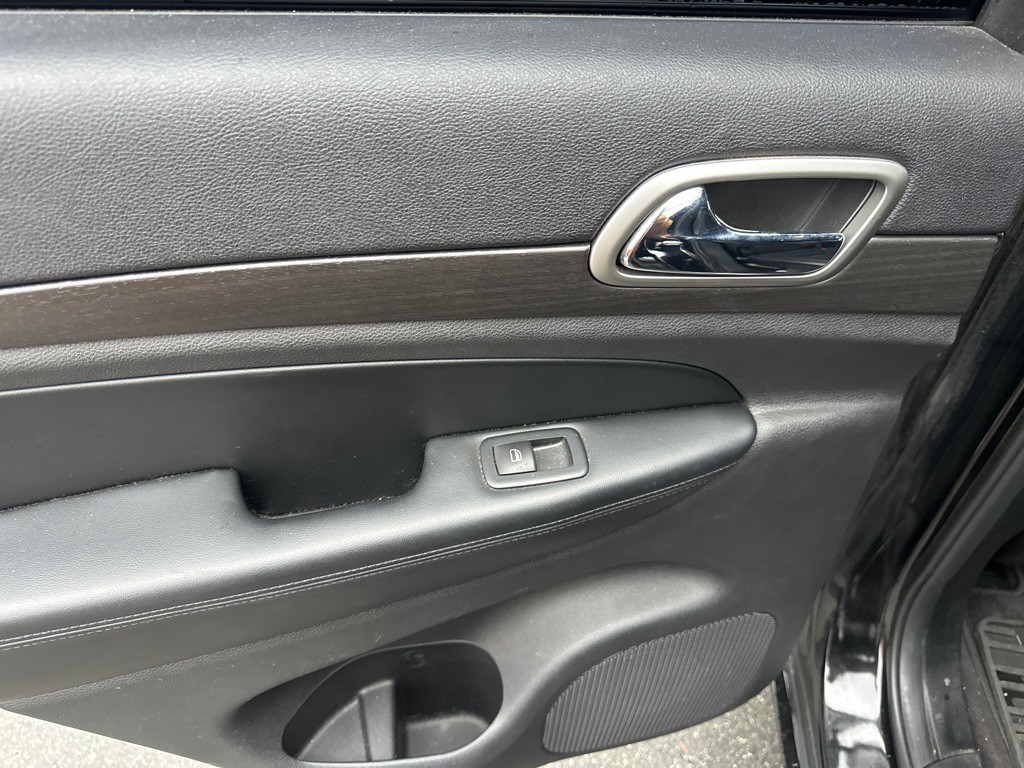 2017 Jeep Grand Cherokee Image 12