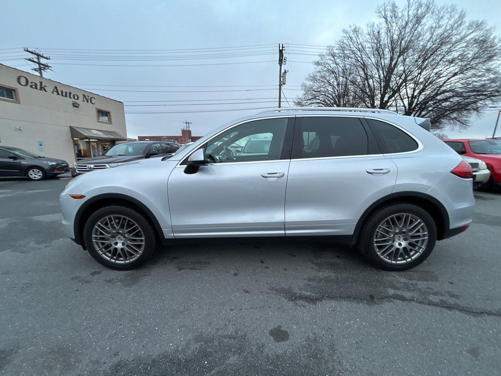 2012 Porsche Cayenne Image 8