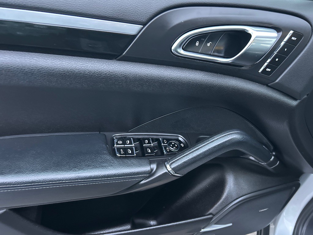 2012 Porsche Cayenne Image 11