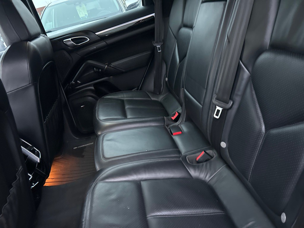 2012 Porsche Cayenne Image 13