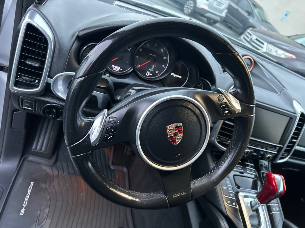 2012 Porsche Cayenne Image 16