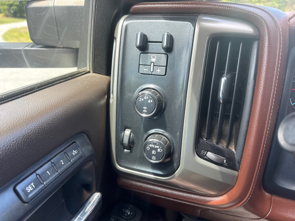 2015 Chevrolet Silverado 1500 Image 19