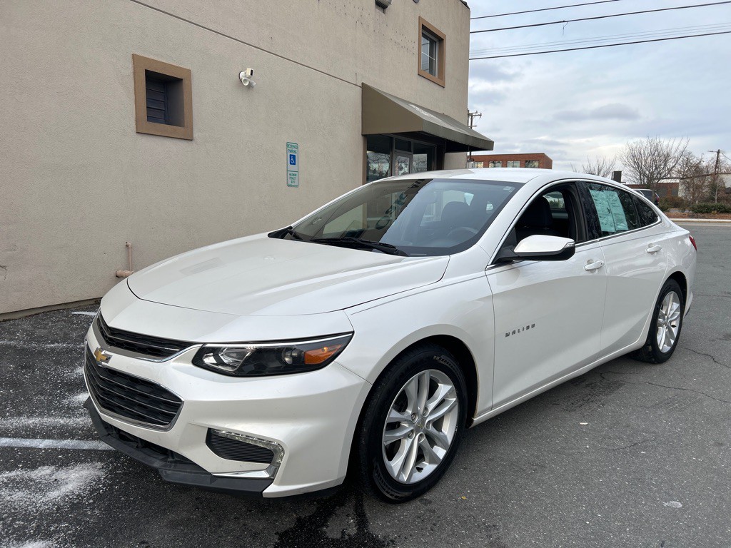 2016 Chevrolet Malibu Image 1