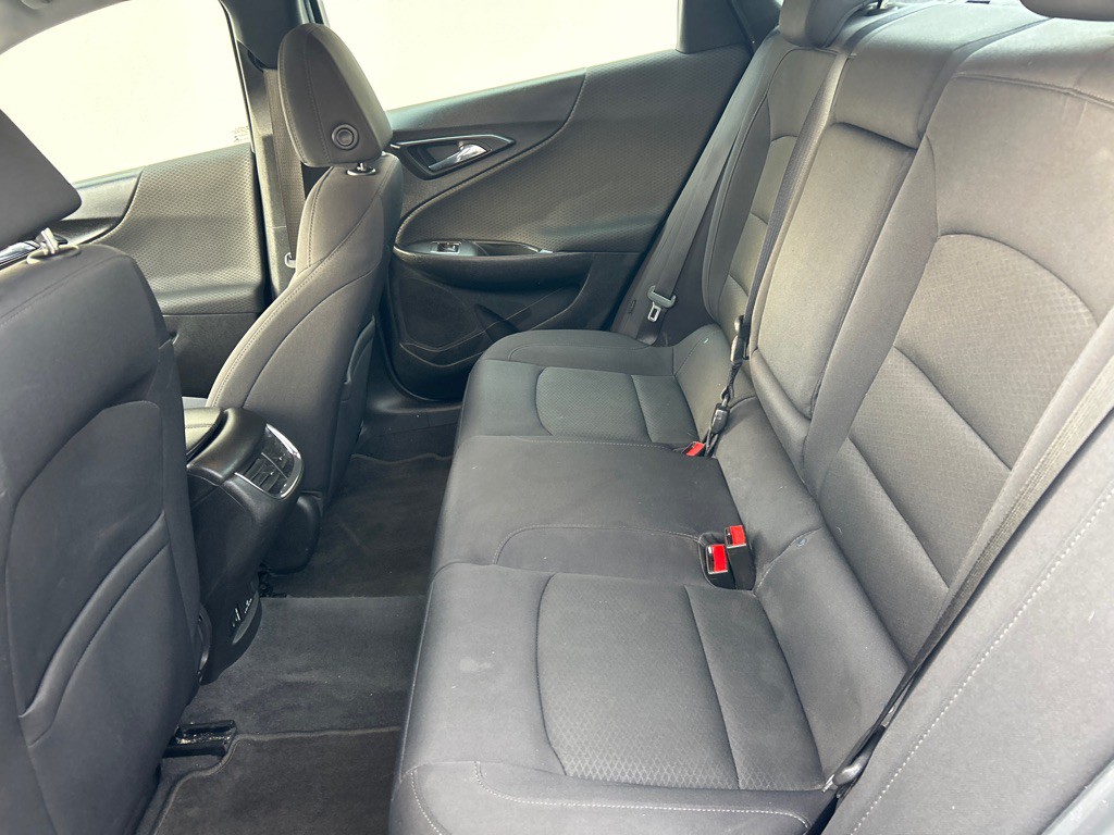 2016 Chevrolet Malibu Image 11