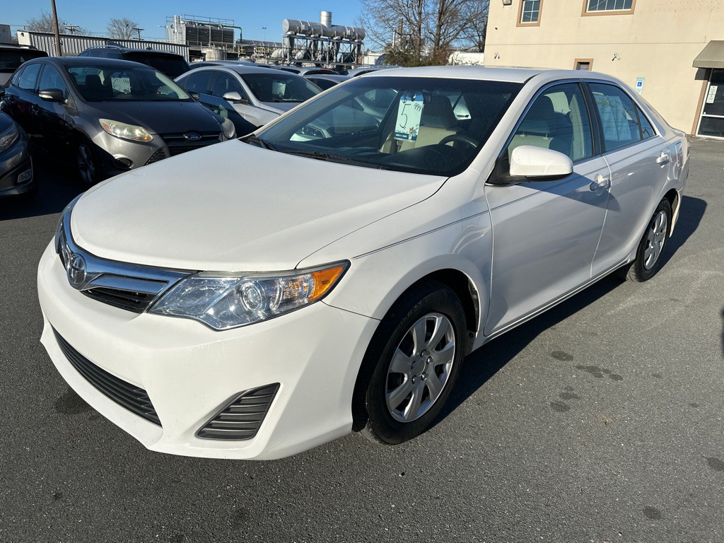 2012 Toyota Camry Image 1