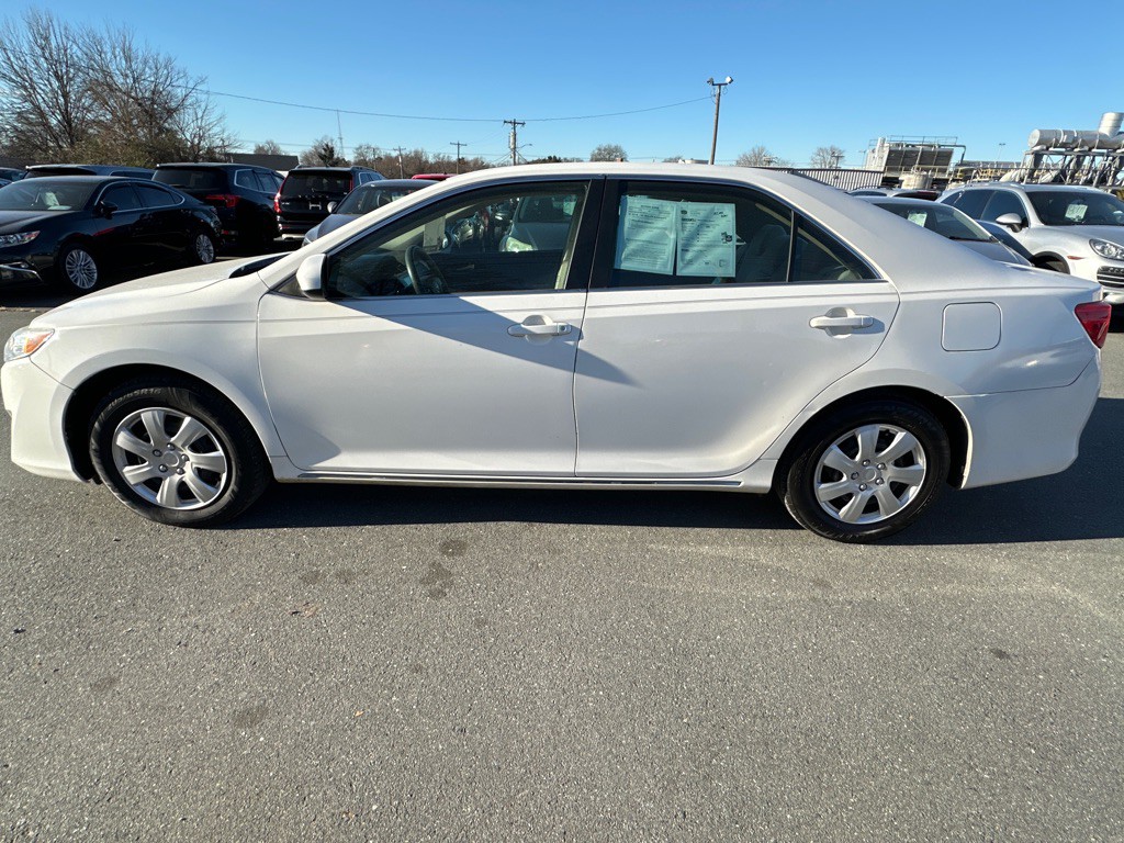 2012 Toyota Camry Image 2