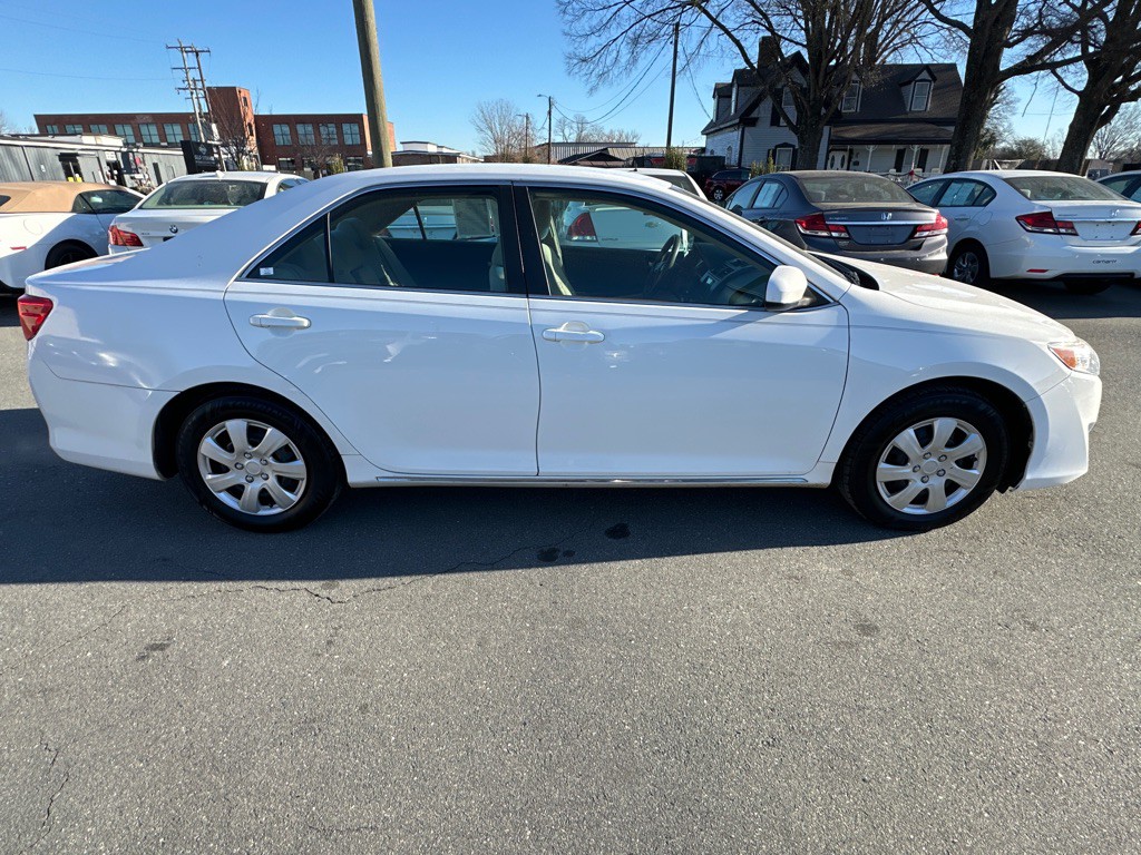 2012 Toyota Camry Image 6