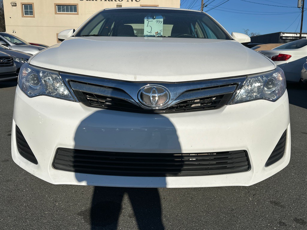 2012 Toyota Camry Image 8