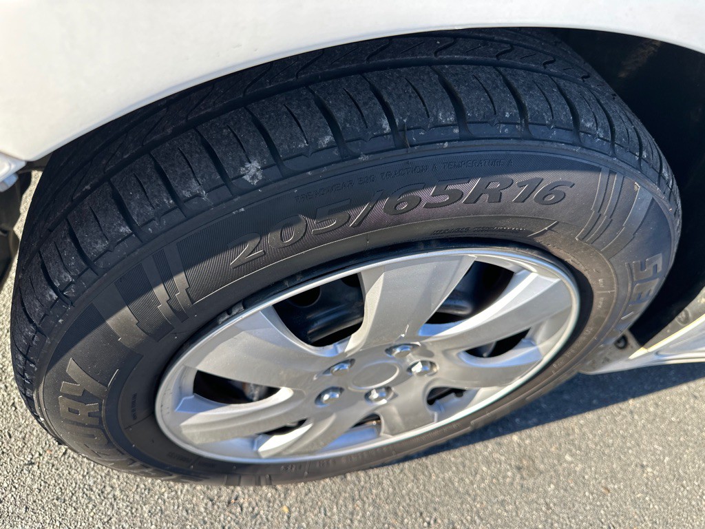 2012 Toyota Camry Image 9