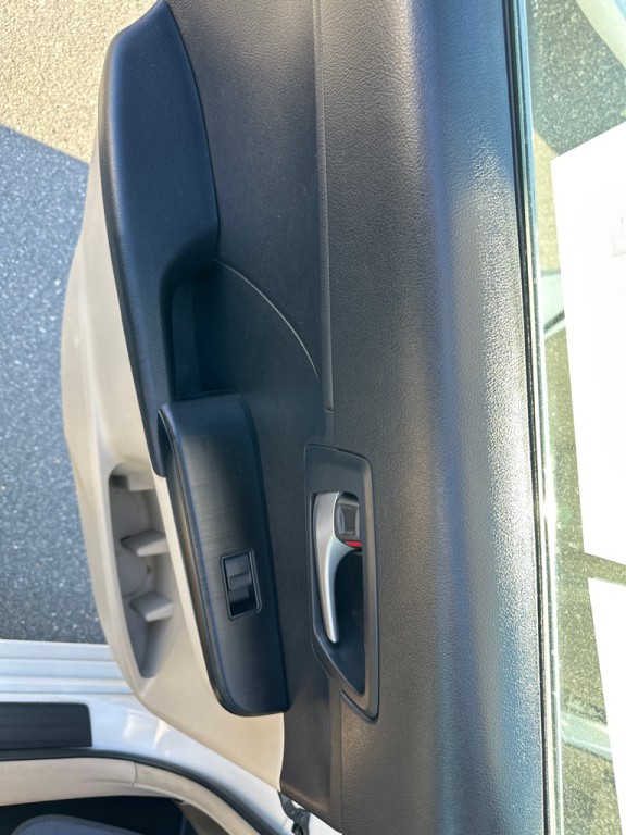 2012 Toyota Camry Image 12