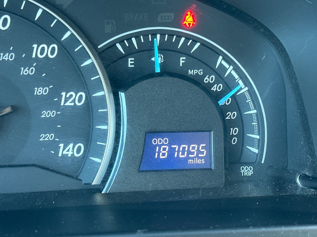 2012 Toyota Camry Image 16