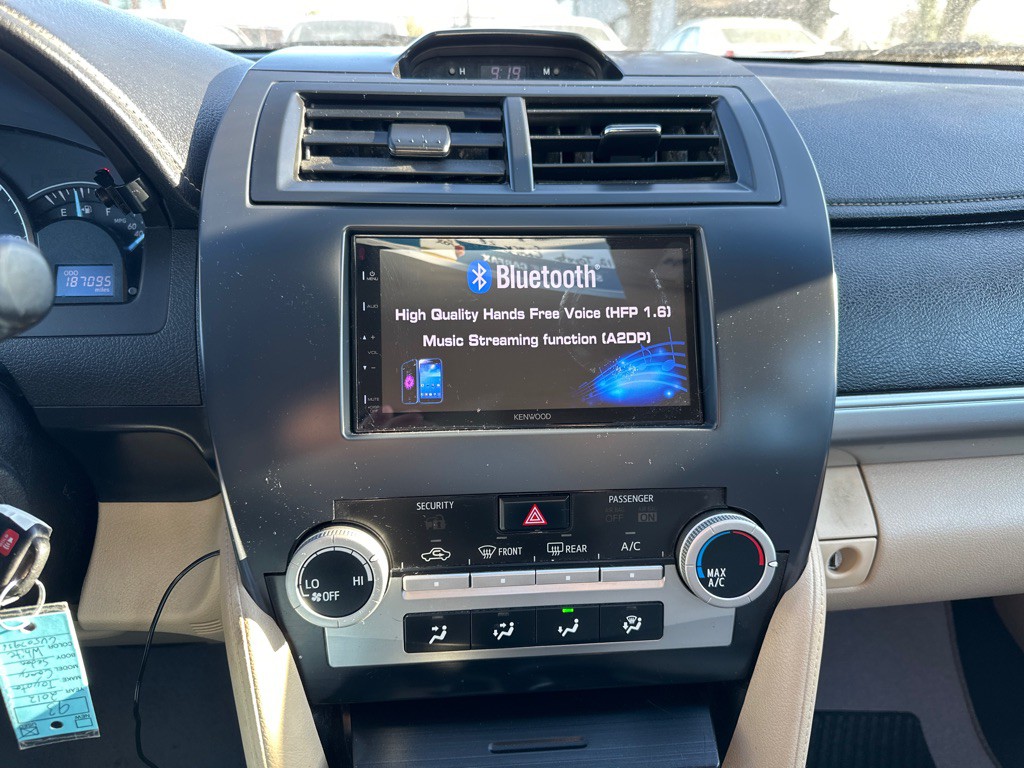 2012 Toyota Camry Image 17