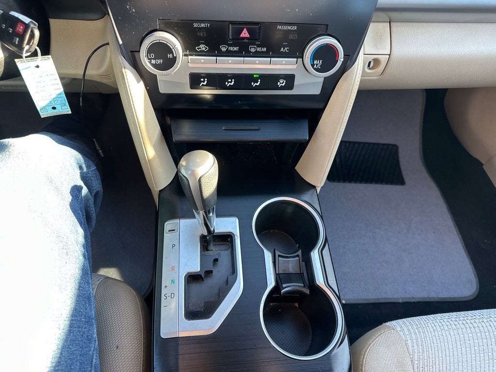 2012 Toyota Camry Image 18