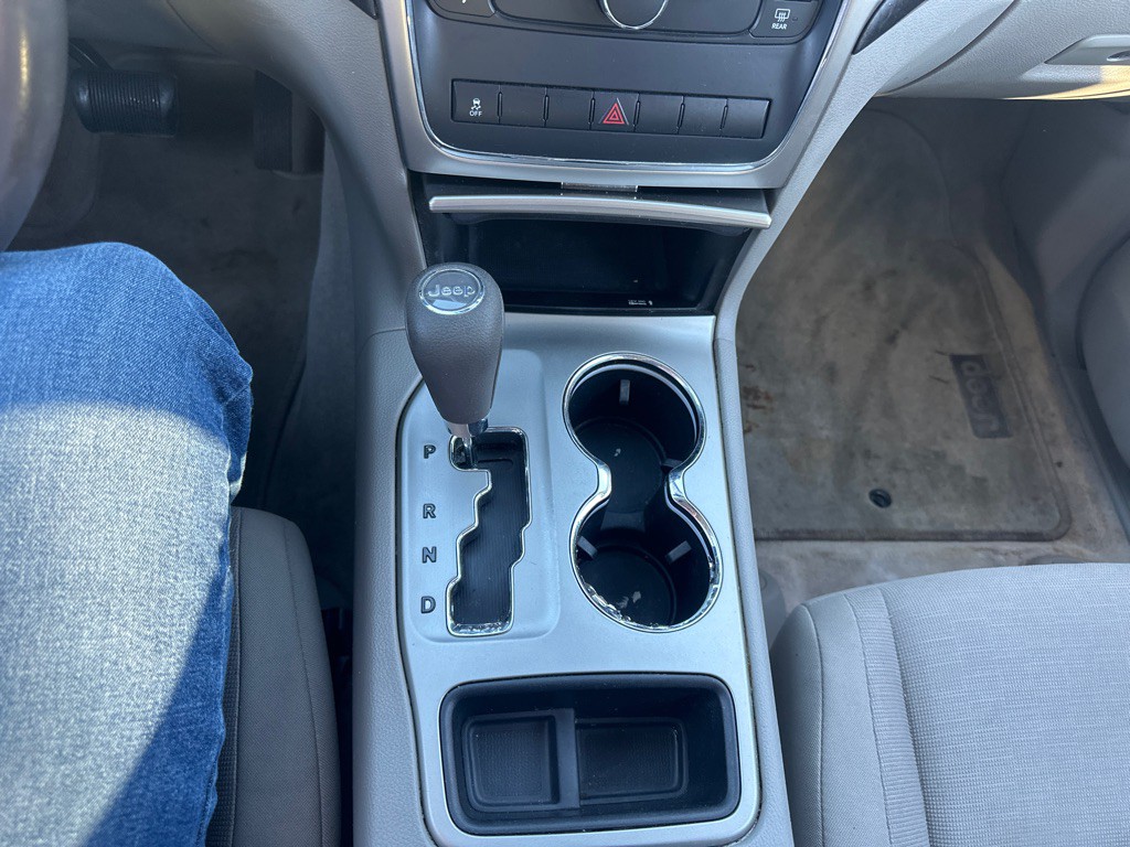 2012 Jeep Grand Cherokee Image 18