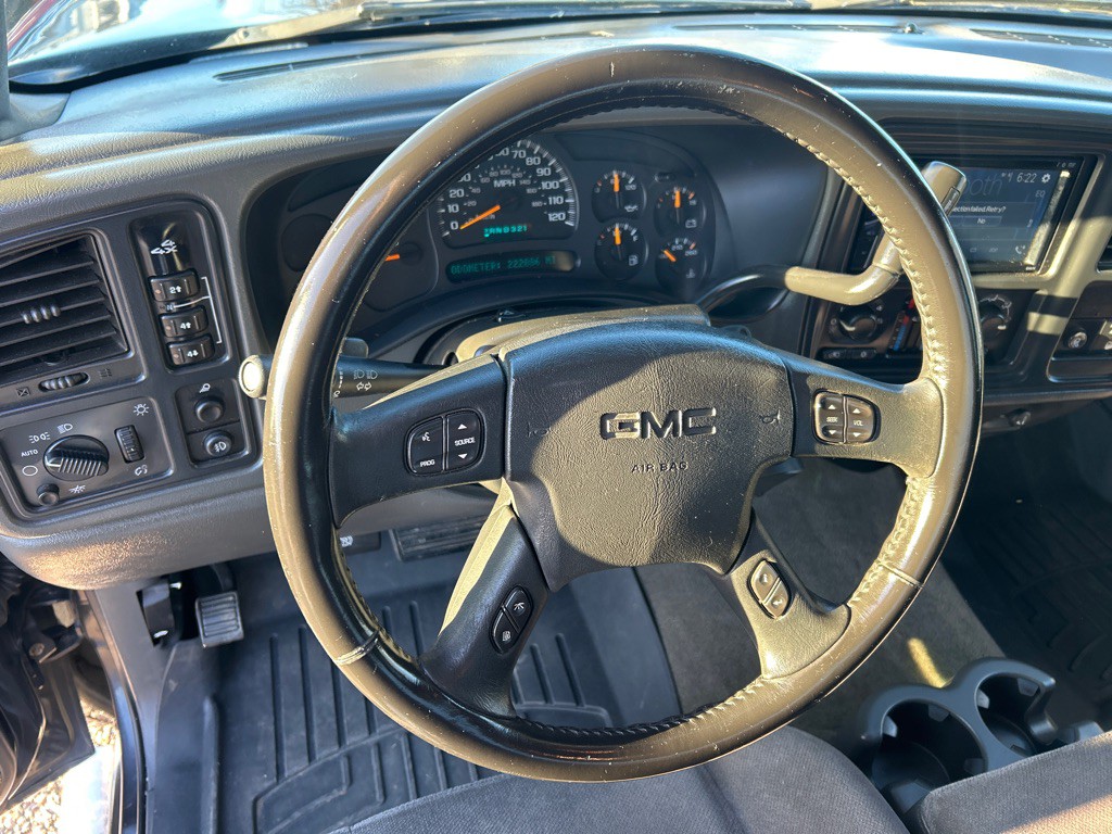 2005 GMC Sierra Image 14